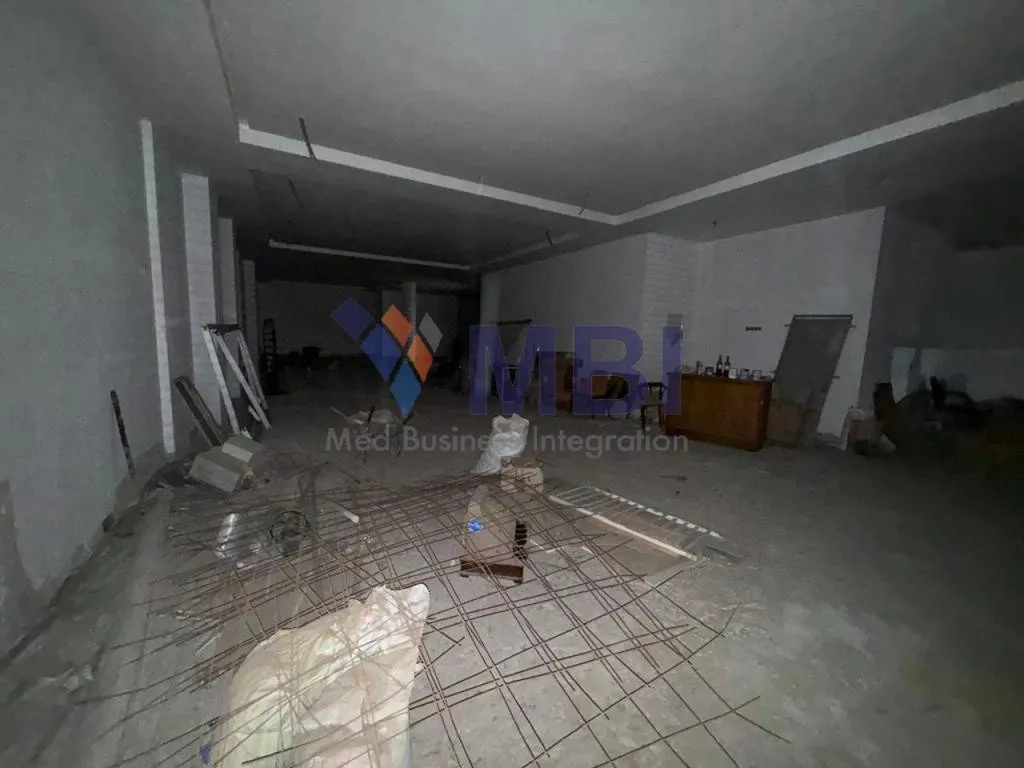Local commercial à louer centre ville L.C.K.2155 - طنجة (2)