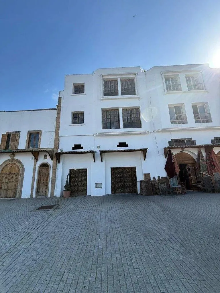 Immeuble à vocation commerciale et de restauration - الرباط