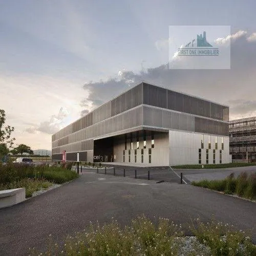 Showroom 2200 m² Ain Harrouda - الدار البيضاء