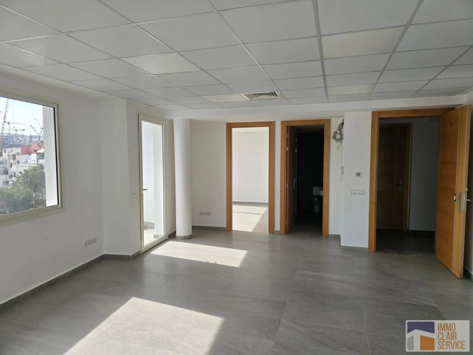 En location un immeuble (sur une grande artère) - الرباط
