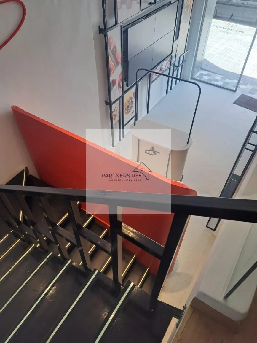 À LOUER – LOCAL COMMERCIAL PREMIUM À RACINE – EMPLACEMENT STRATÉGIQUE - الدار البيضاء