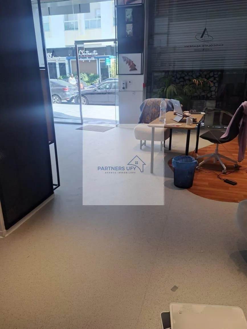 À LOUER – LOCAL COMMERCIAL PREMIUM À RACINE – EMPLACEMENT STRATÉGIQUE - الدار البيضاء (4)