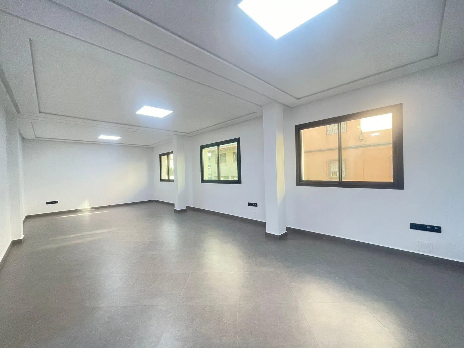 Bureaux et local pour location à Mouwadifine - طنجة