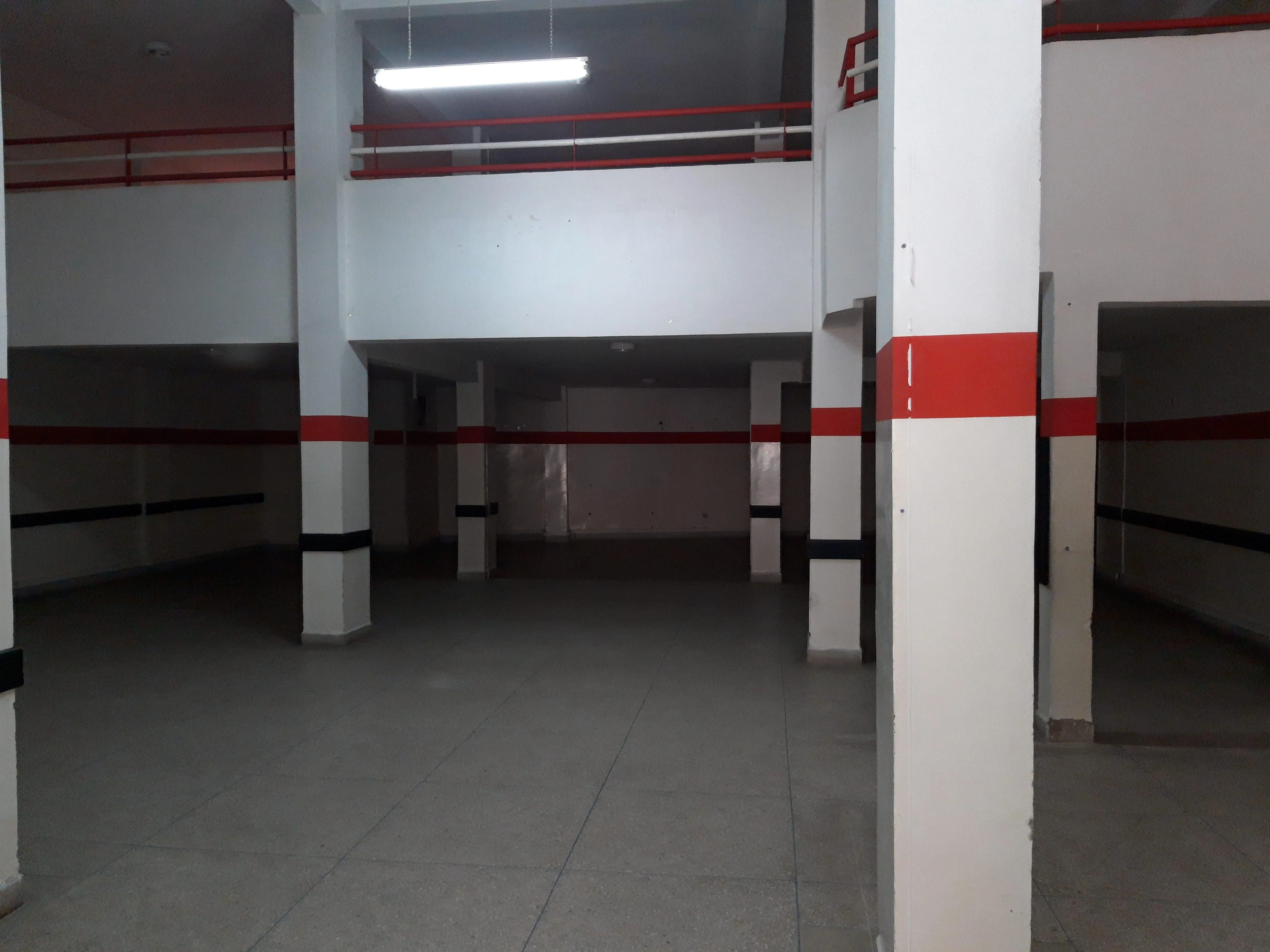 Magasin de 500 m² en location à Boukar - مراكش