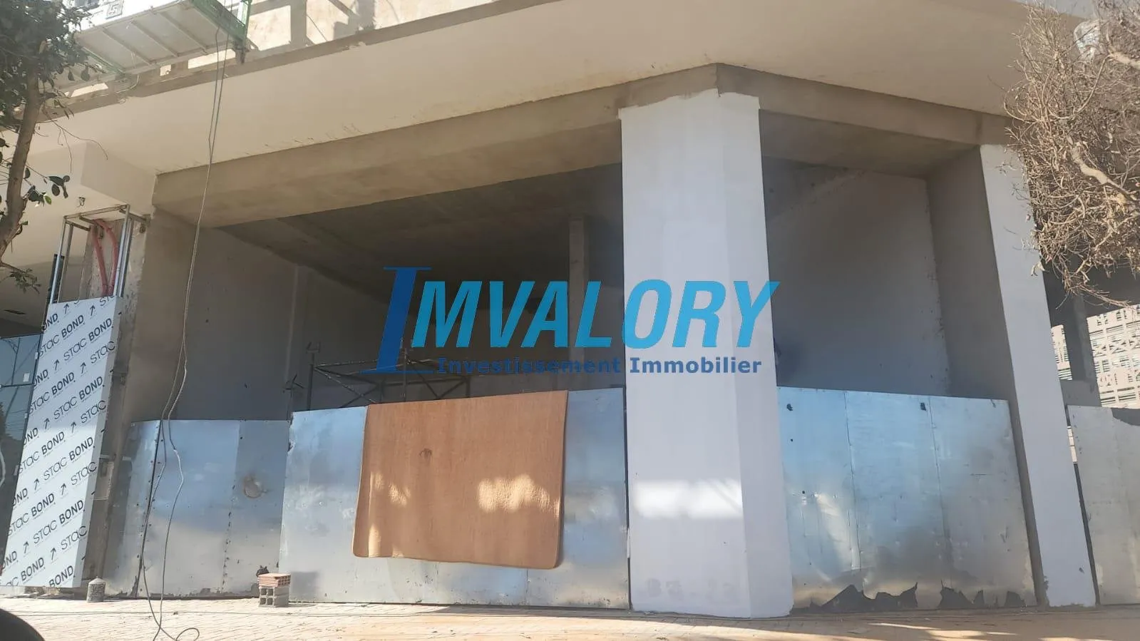 A louer local commercial Brut 100m² OASIS - الدار البيضاء