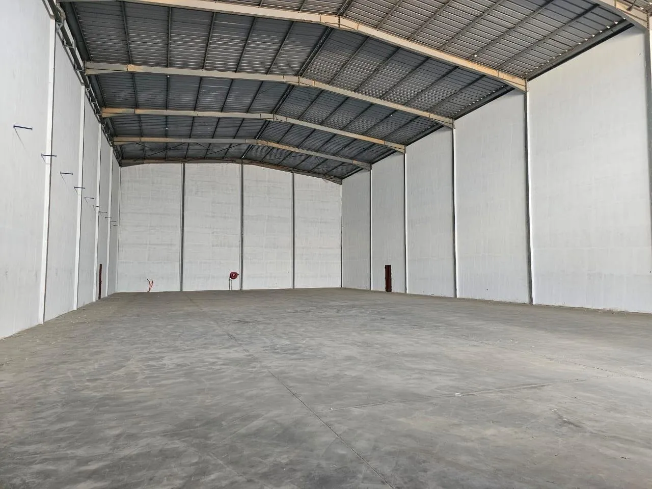 Beau entrepÃ´t local stockage Ã  louer Ã  Nouacer - الدار البيضاء (2)