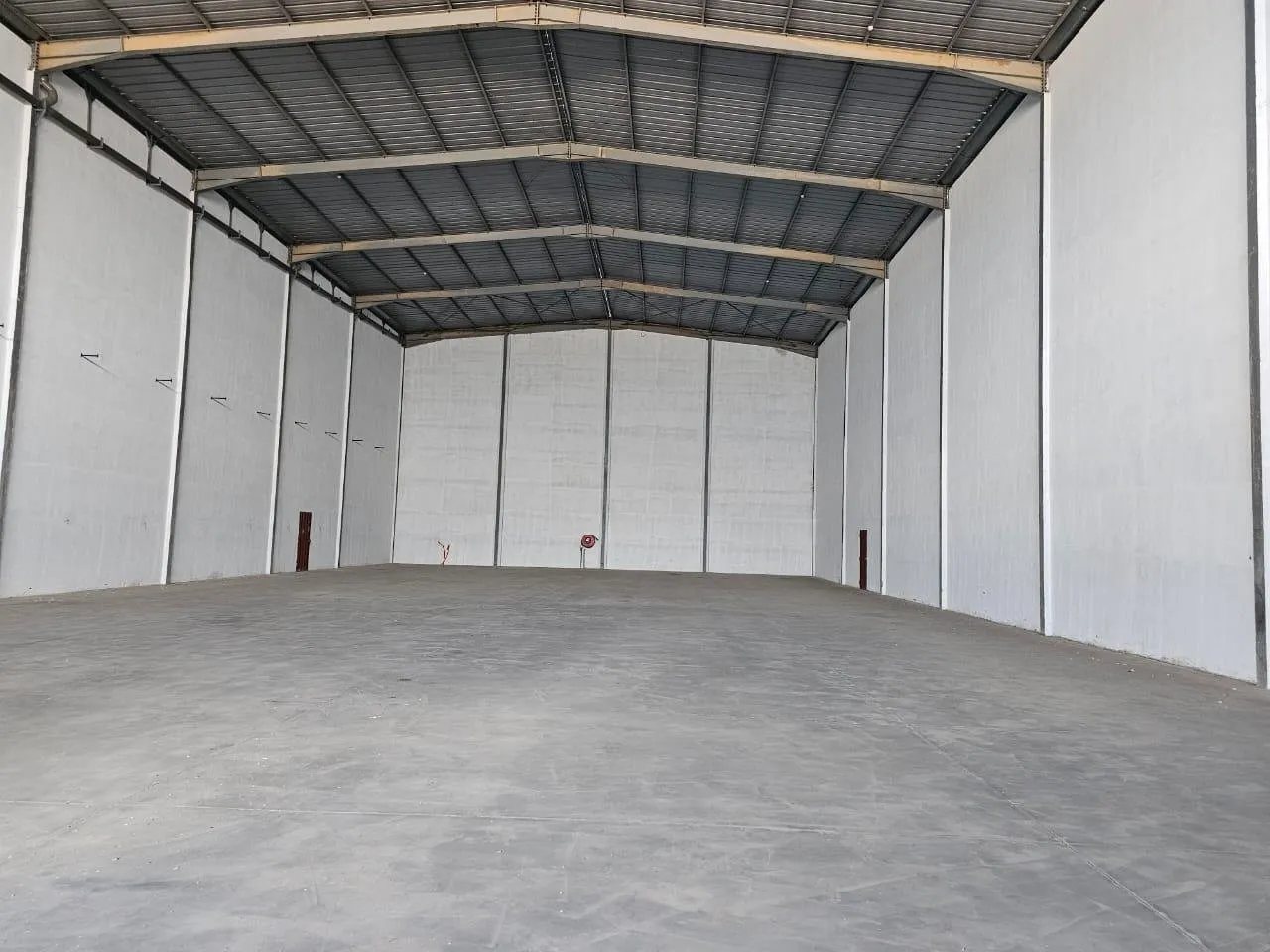 Beau entrepÃ´t local stockage Ã  louer Ã  Nouacer - الدار البيضاء