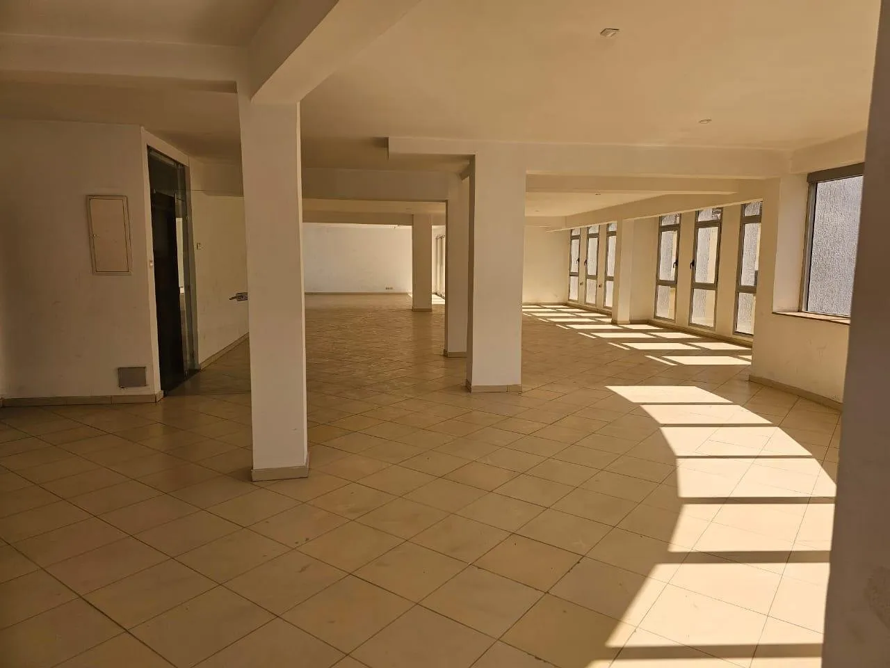 Beau plateau bureau 550mÂ² Ã  Mers Sultan Ã  louer - الدار البيضاء (2)