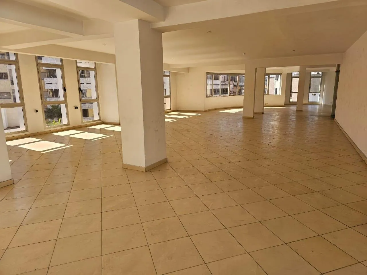 Beau plateau bureau 550mÂ² Ã  Mers Sultan Ã  louer - الدار البيضاء