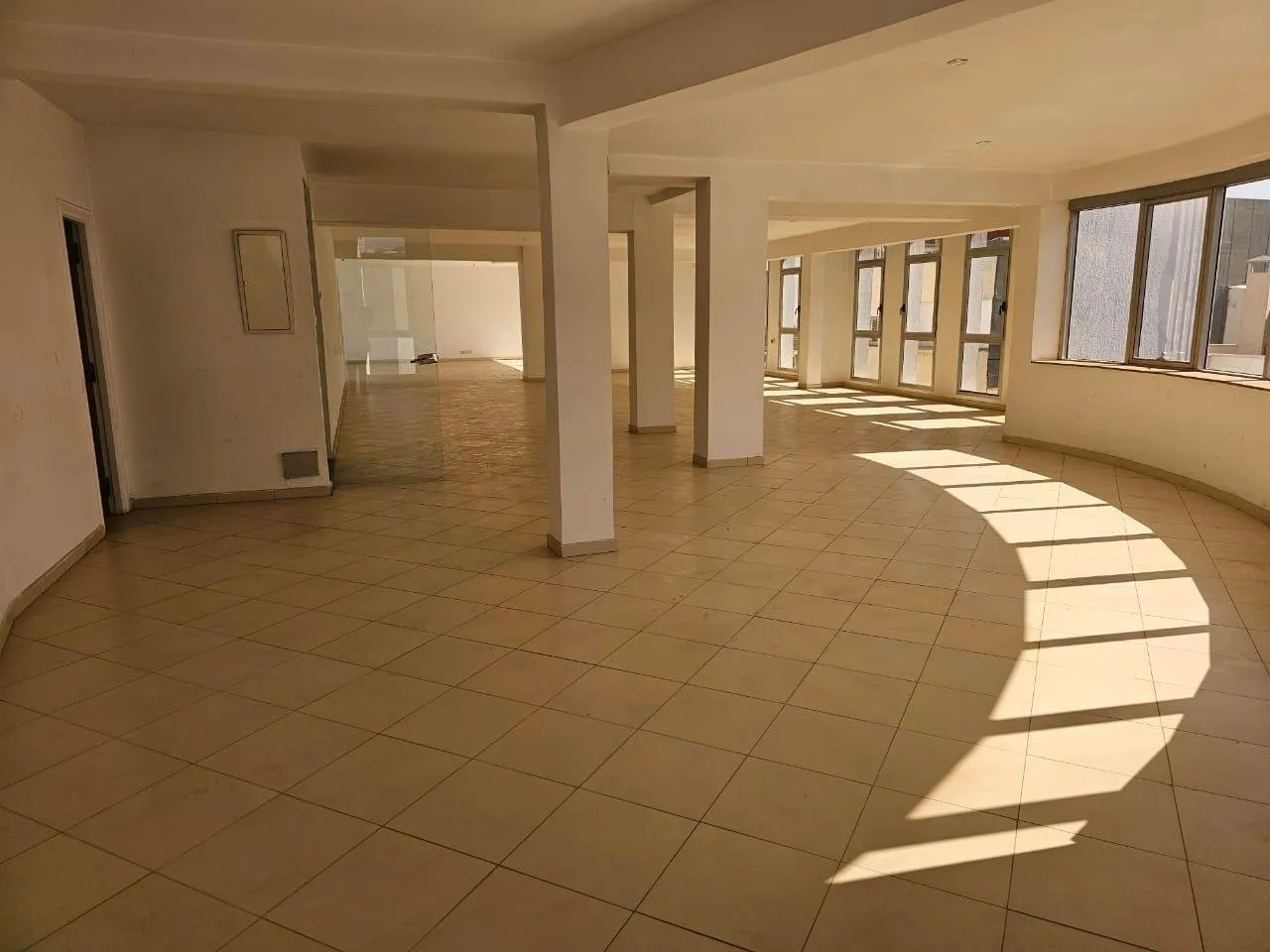 Beau plateau bureau 550mÂ² Ã  Mers Sultan Ã  louer - الدار البيضاء (3)