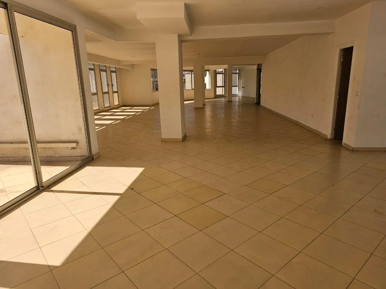 Beau plateau bureau 550mÂ² Ã  Mers Sultan Ã  louer - الدار البيضاء (4)