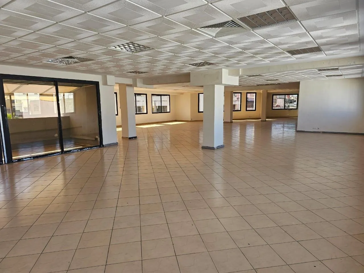 Beau plateau bureau 550mÂ² Ã  louer au Centre villa - الدار البيضاء (2)