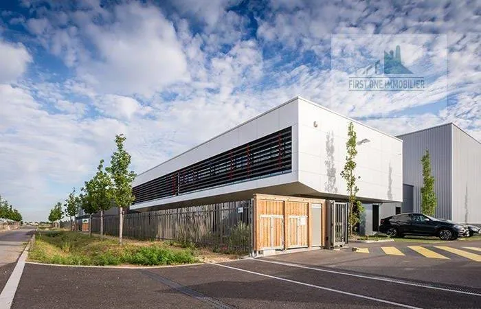 Dépôt de stockage d'une superficie de 2720 m² - الدار البيضاء