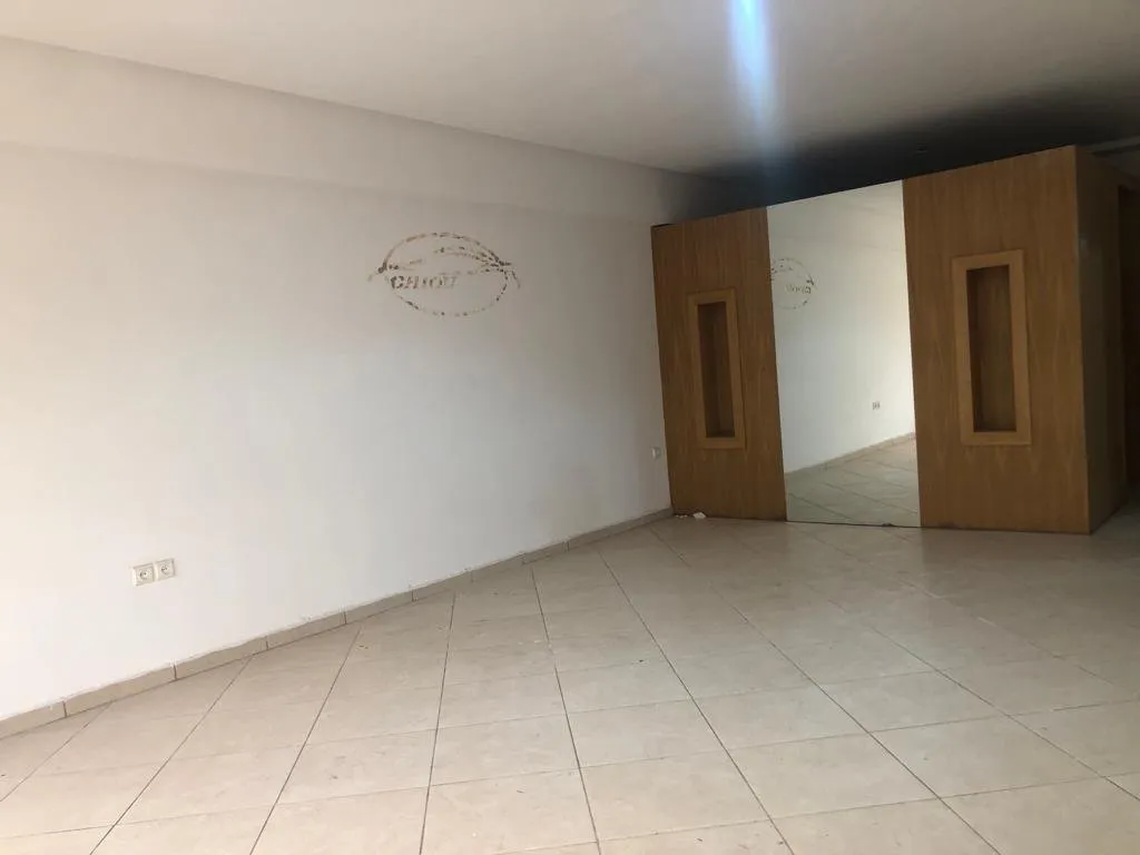 Bureau pour la location - القنيطرة (2)