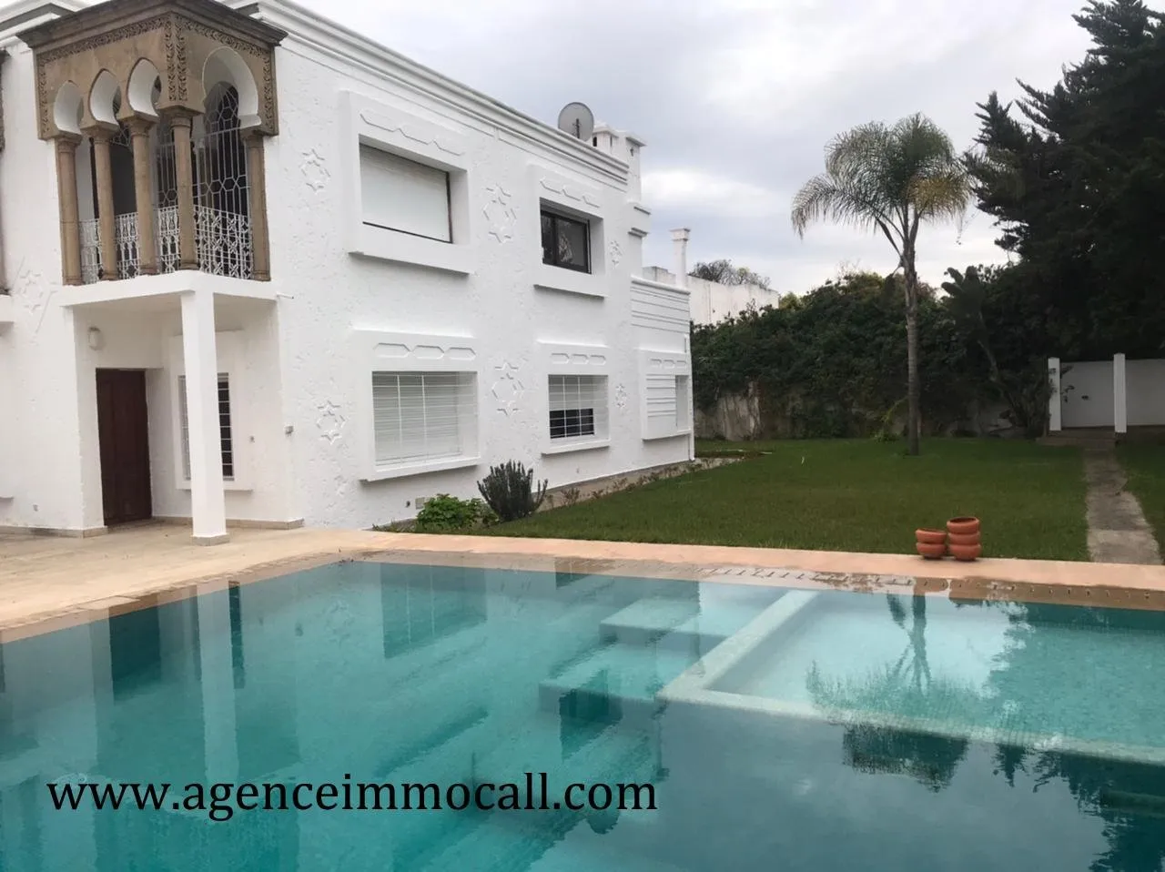 Splendide Villa Bureau en location à Souissi - الرباط (2)