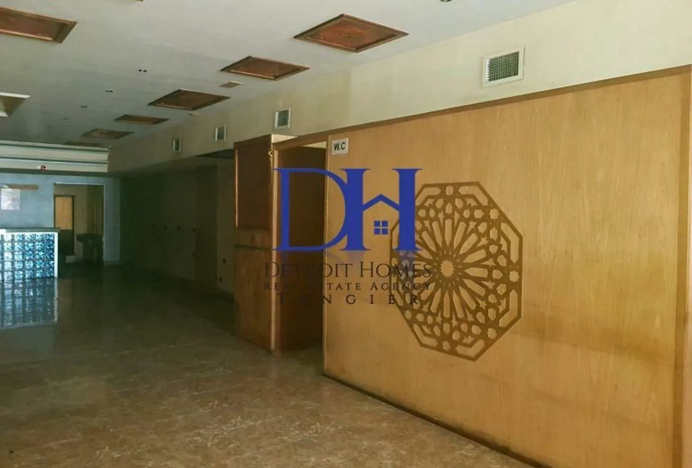 Local à la location en plein centre ville - طنجة (3)