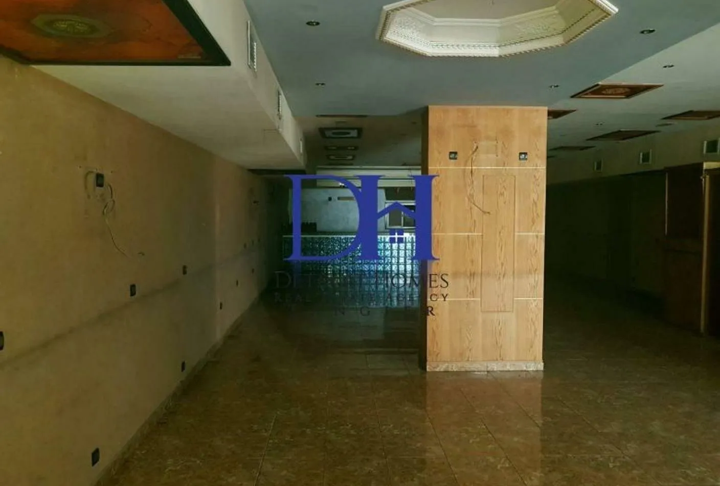 Local à la location en plein centre ville - طنجة (2)