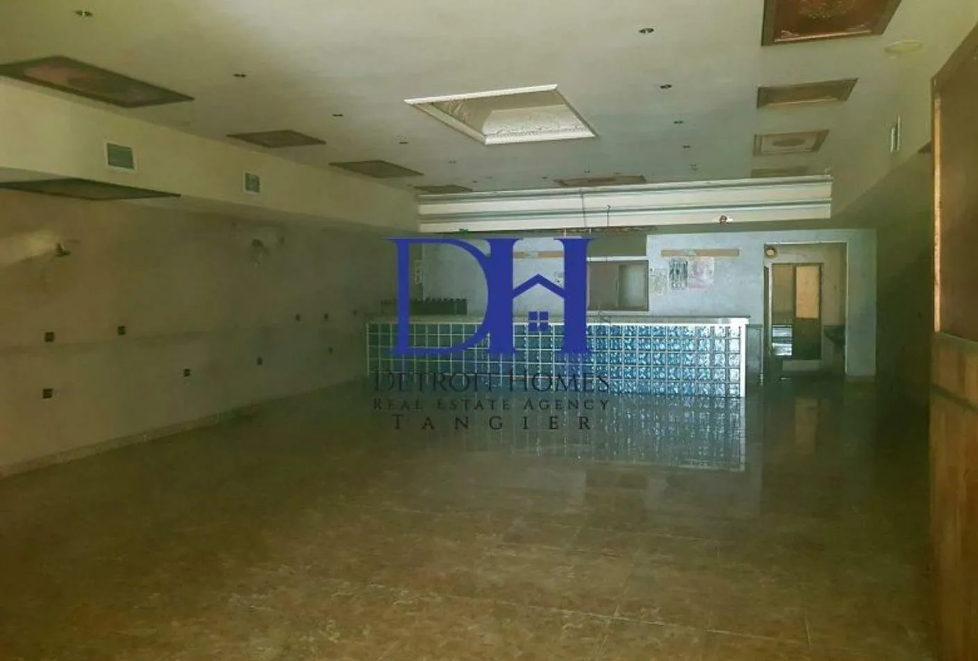 Local à la location en plein centre ville - طنجة (4)