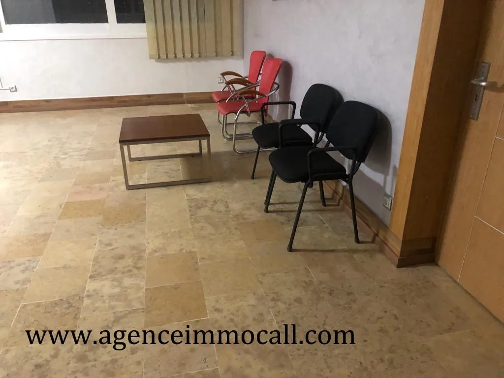 Bureau en location située à Hay Riad - الرباط (2)