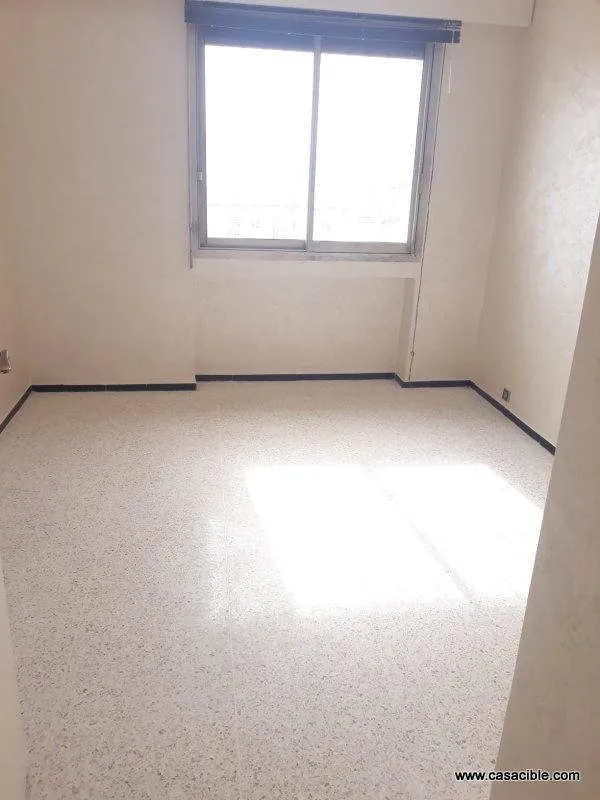 Boulevard Anfa: Bureau à louer. - الدار البيضاء (3)