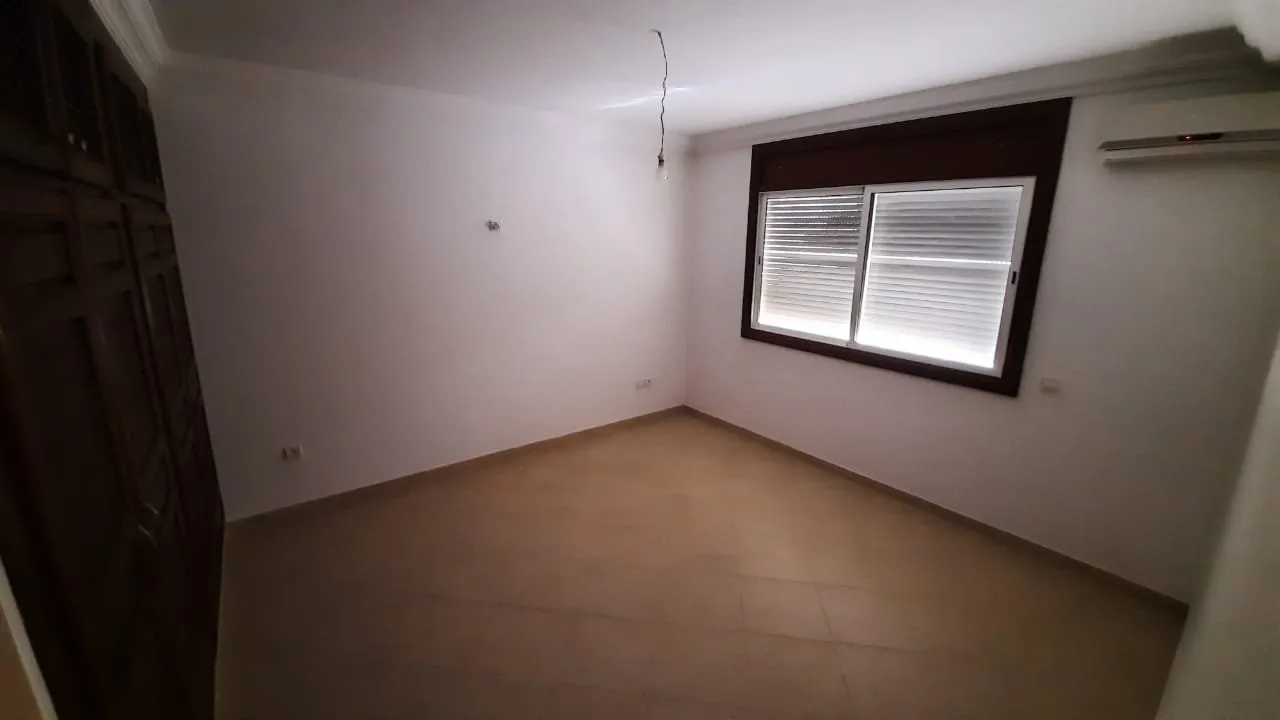 Bureau à louer situé à Agdal Rabat 90m2 - فاس (2)