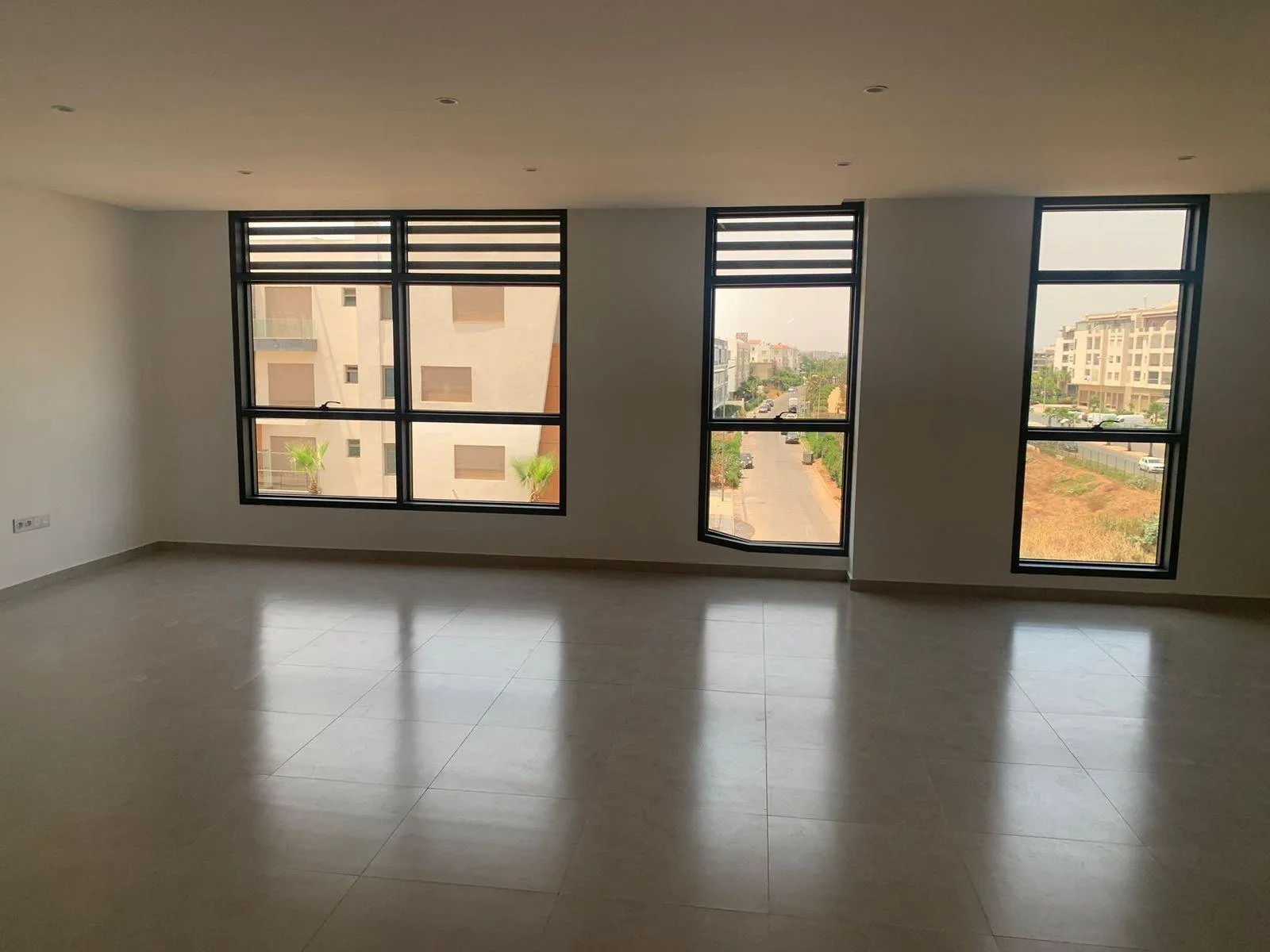 Bureau À Louer Quartier Mandarona Casablanca - الدار البيضاء