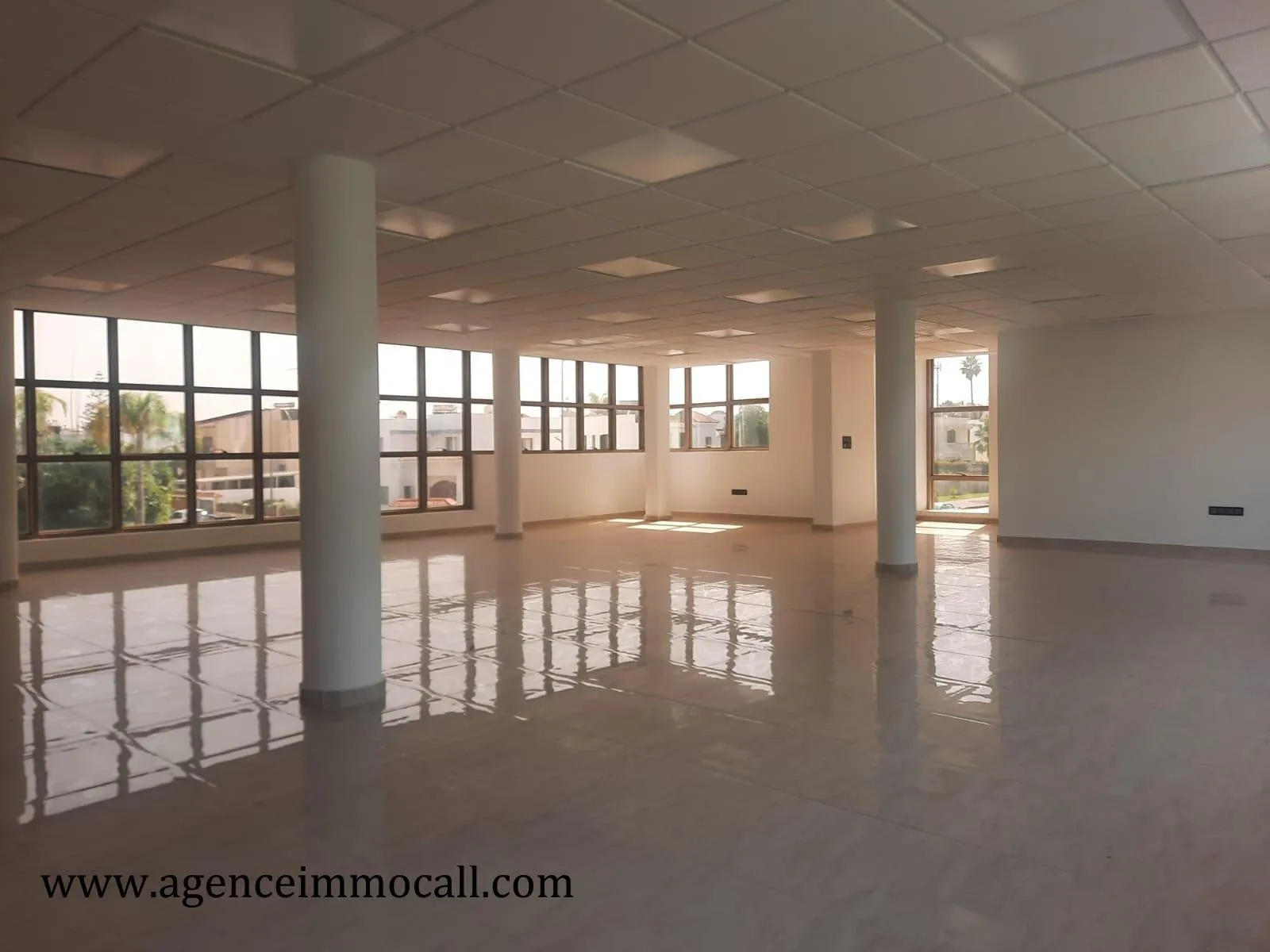 Plateau de bureau à louer à Hay Riad - الرباط