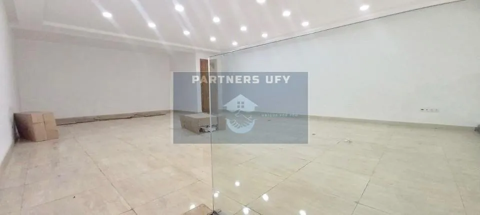 Très beau local commercial à louer sur le  BD Abdelmoumen - الدار البيضاء (4)
