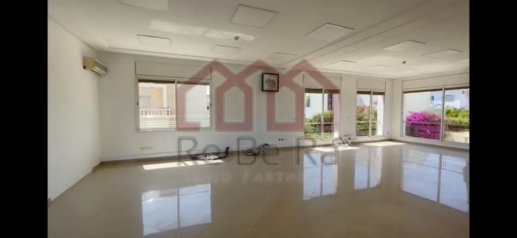 villa plateau de bureau très bien situé à Hay riad - الرباط (2)