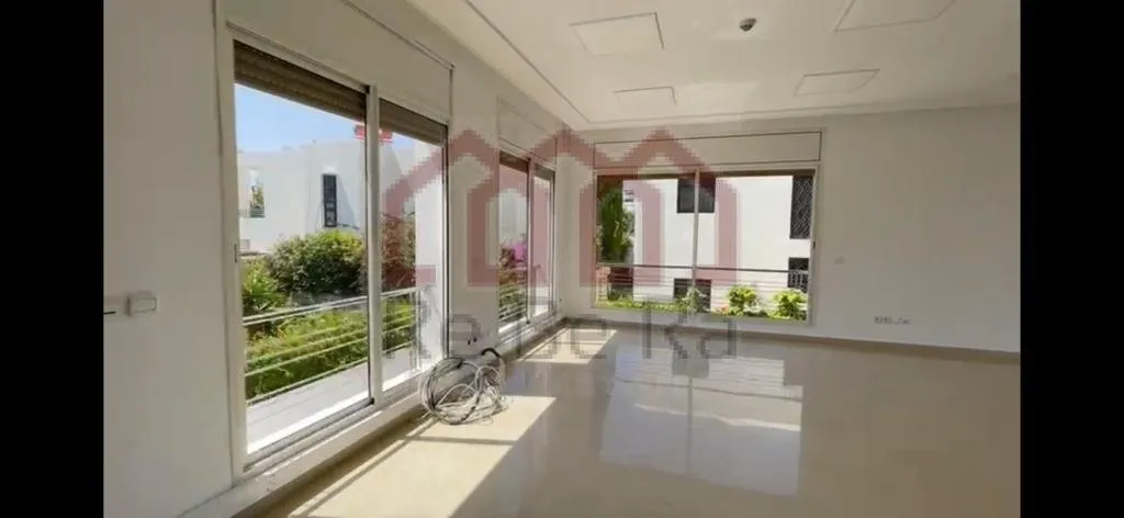 villa plateau de bureau très bien situé à Hay riad - الرباط (3)