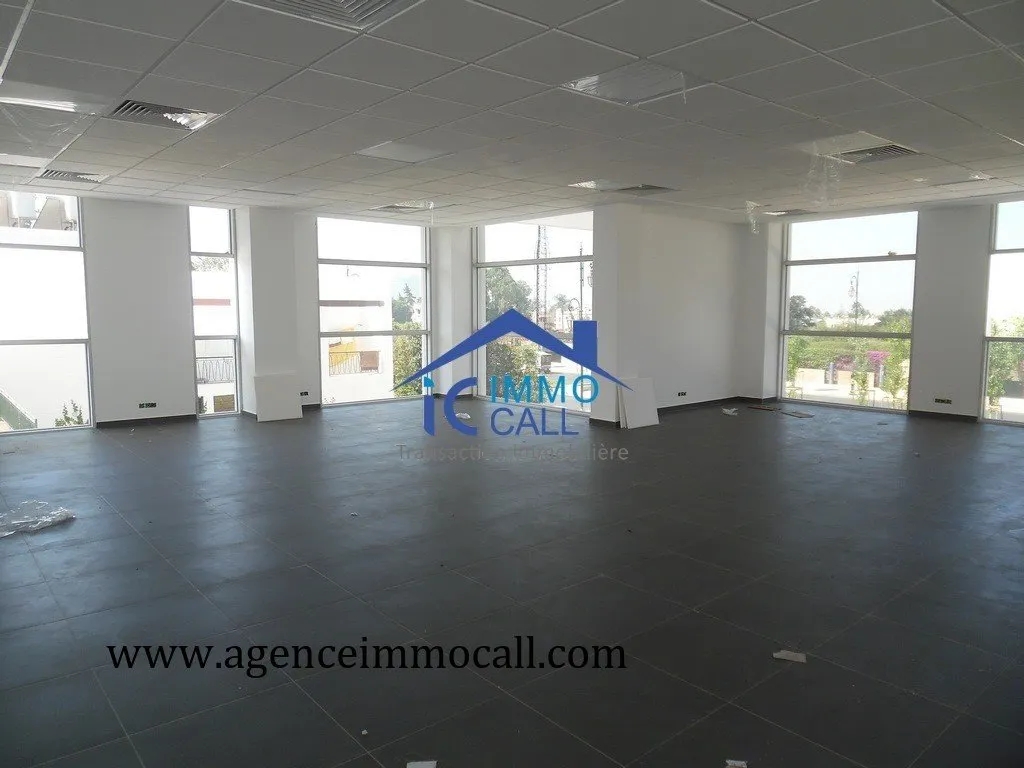 à LOUER un plateau de bureau de 700 m² à HAY RIAD - الرباط