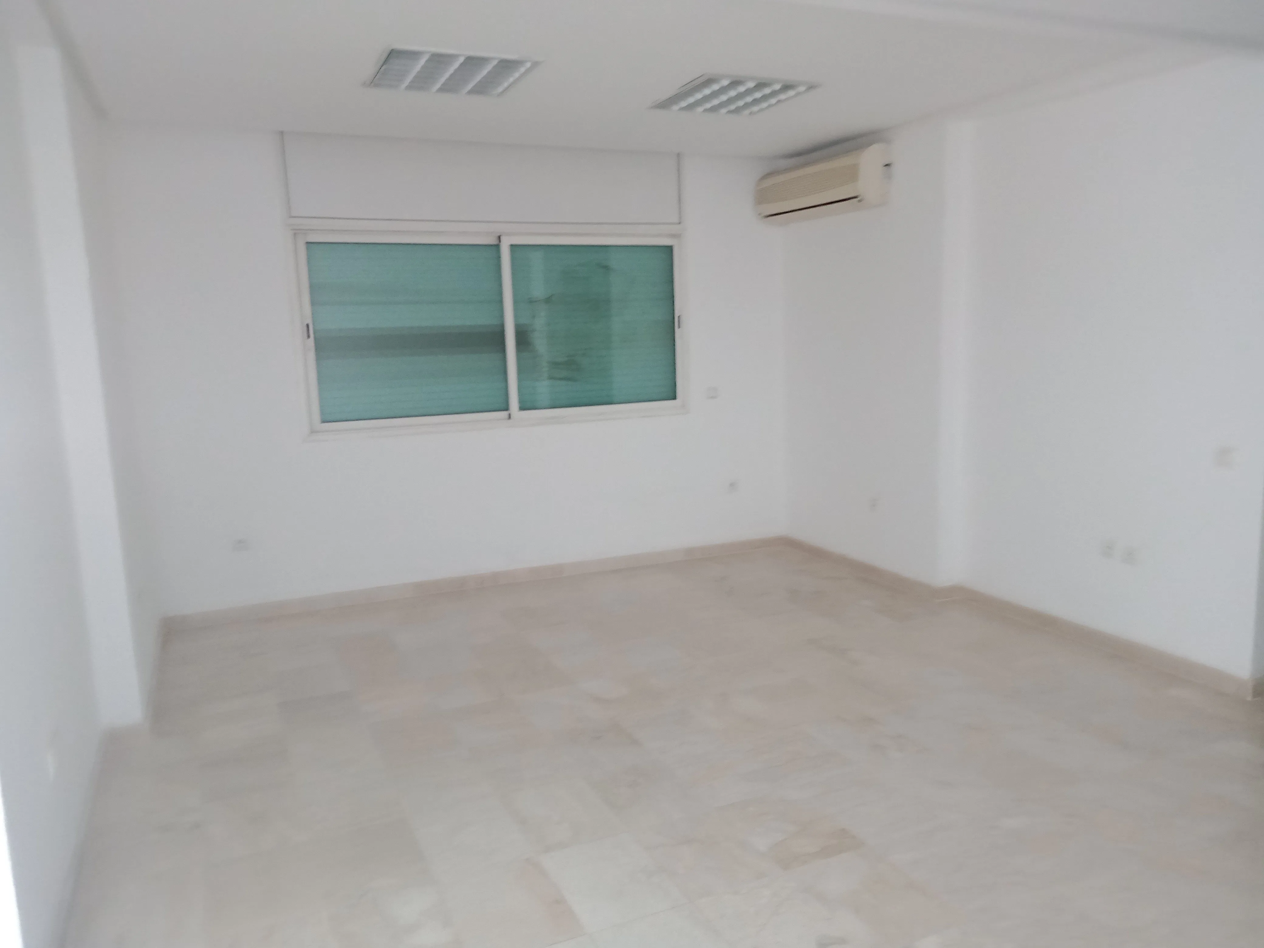 Local commercial à louer Hassan Rabat 128m2 - الرباط (2)