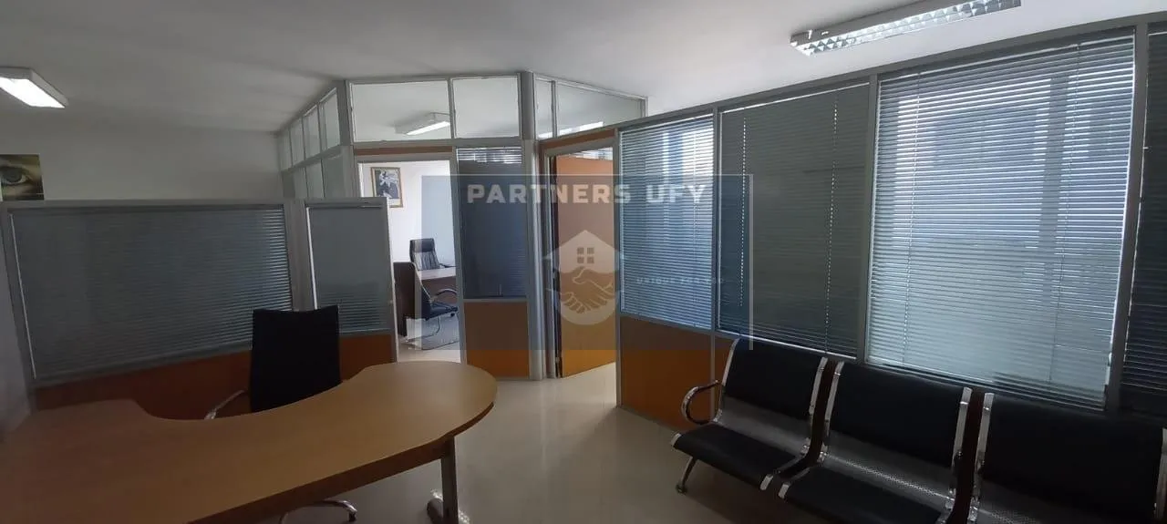 BUREAU A LOUER SUR ZERKTOUNI COTE BOULEVARD ANFA - الدار البيضاء