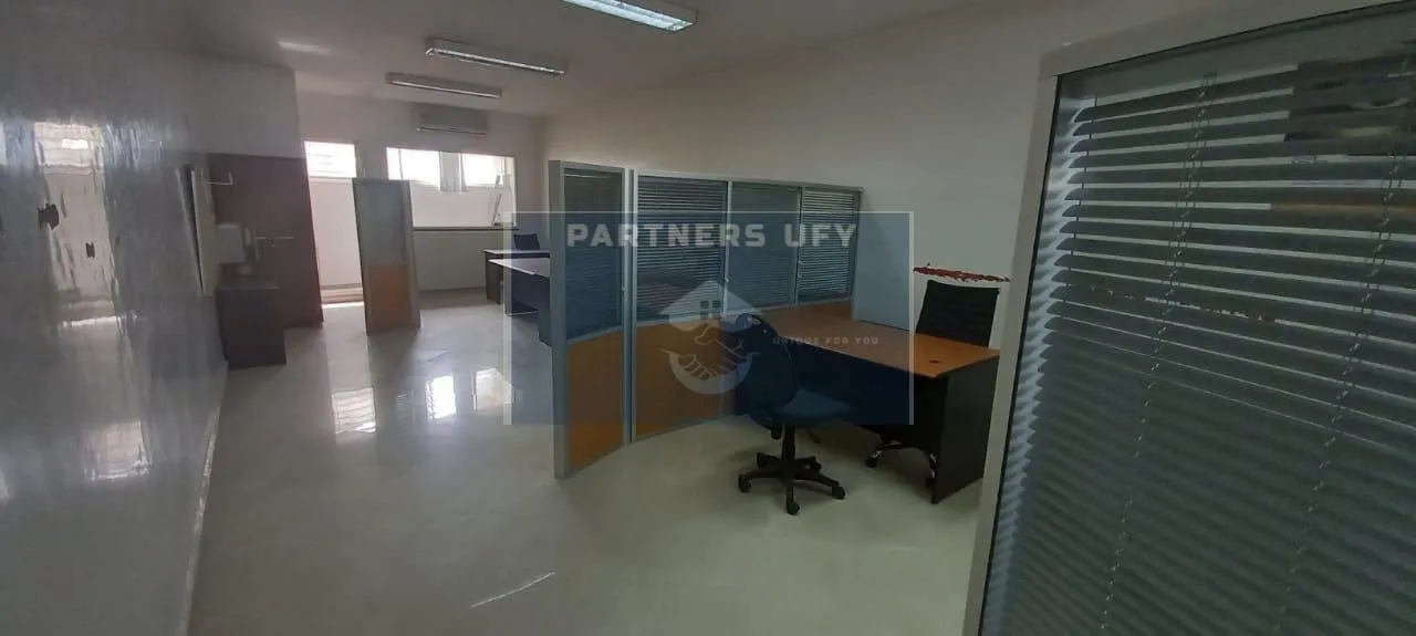 BUREAU A LOUER SUR ZERKTOUNI COTE BOULEVARD ANFA - الدار البيضاء (3)