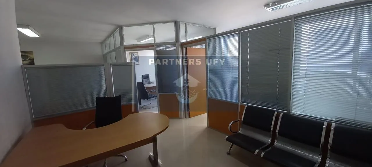 BUREAU A LOUER SUR ZERKTOUNI COTE BOULEVARD ANFA - الدار البيضاء (2)