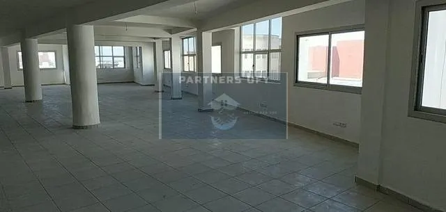 Plateau bureau de 450 m2 à louer. Situé en zone industrielle à Ain Sebaa  Casablanca - الدار البيضاء (3)