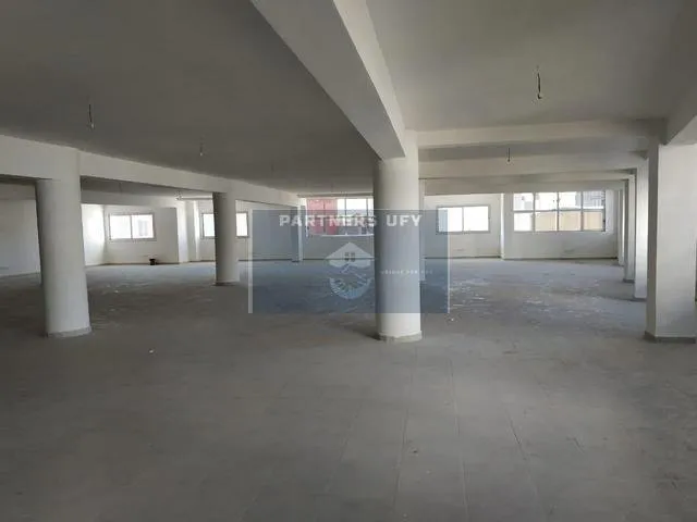 Plateau bureau de 450 m2 à louer. Situé en zone industrielle à Ain Sebaa  Casablanca - الدار البيضاء