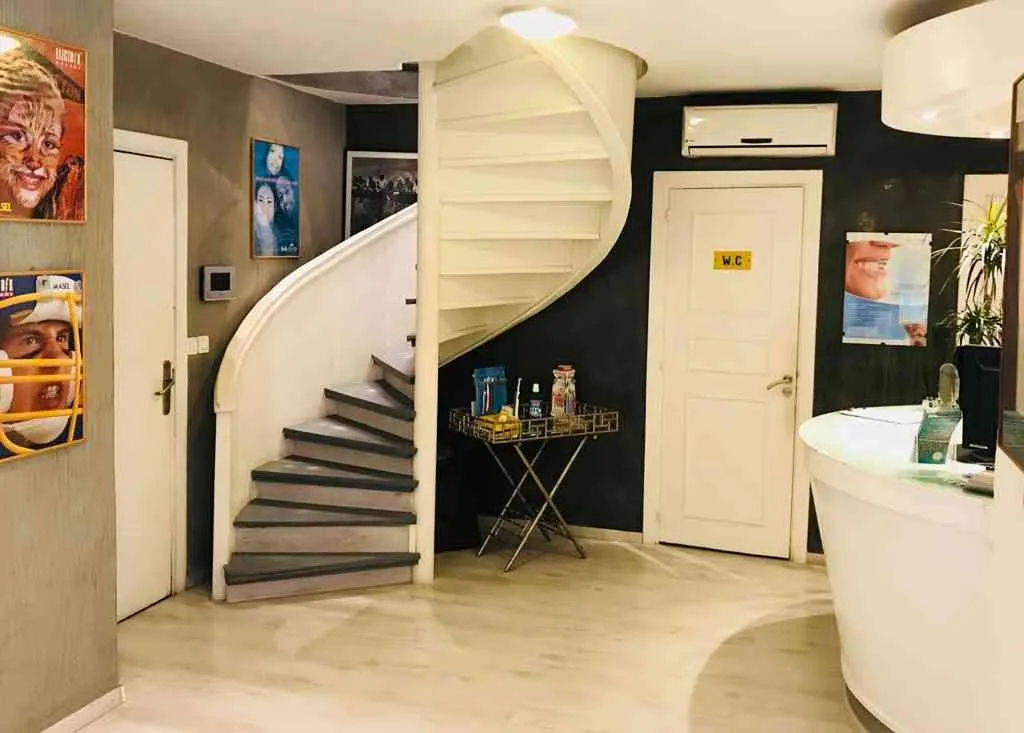 Bureau en location semi meublée de 165 m2 - الدار البيضاء (3)