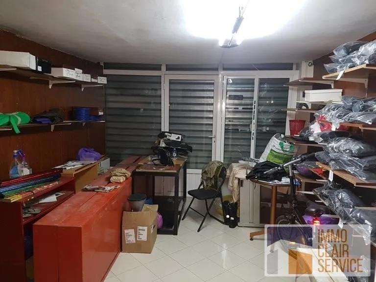 Vente Pas de porte Local Commercial 80m² Quartier Maarif - الدار البيضاء (2)