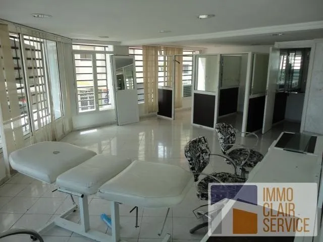 Un local en location sur quartier les hôpitaux de 52m² - الدار البيضاء (2)