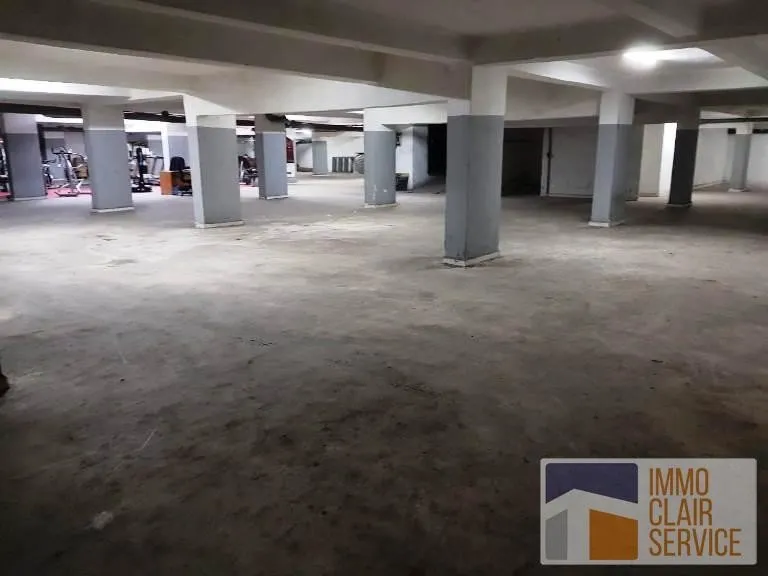 Un grand dépôt en location sur Maarif extension - الدار البيضاء (2)