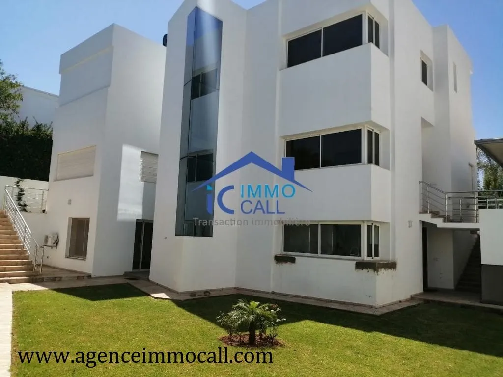 Villa usage BUREAU avec ascenseur située à Hay Riad - الرباط