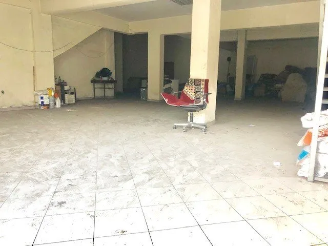 Local commercial à louer de 338 m² - الدار البيضاء (3)