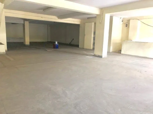 Local commercial à louer de 338 m² - الدار البيضاء