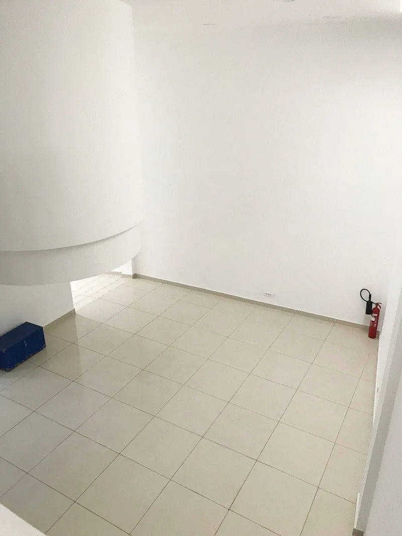 Local commercial à louer de 213 m² - Roches Noires - الدار البيضاء (2)