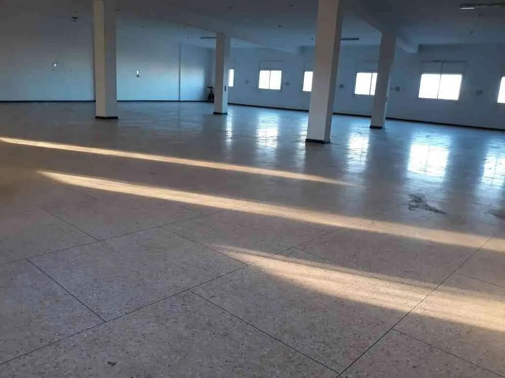 Immeuble, 2 locaux et 2 plateaux à louer dans la Zone Industrielle Lissasfa - الدار البيضاء (4)
