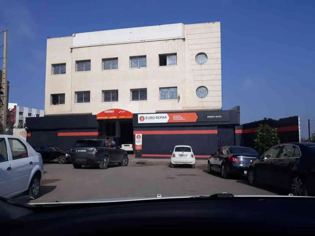 Immeuble, 2 locaux et 2 plateaux à louer dans la Zone Industrielle Lissasfa - الدار البيضاء