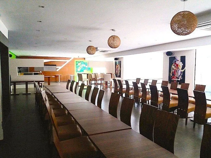 Local commercial à louer de 400 m² - Sidi Maarouf - الدار البيضاء
