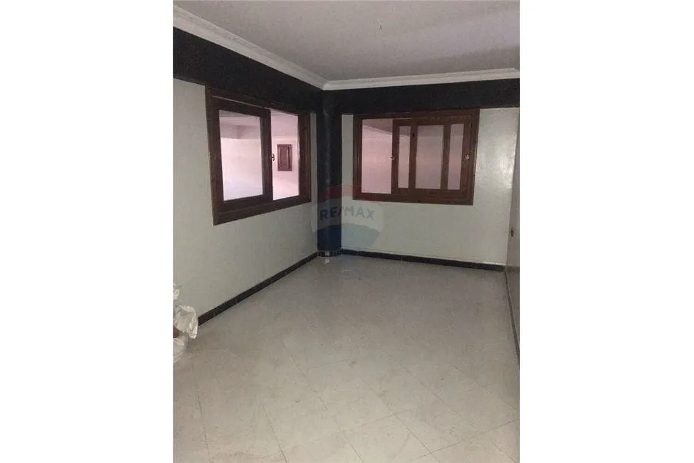 Magasin 300 m2 à louer - طنجة (3)