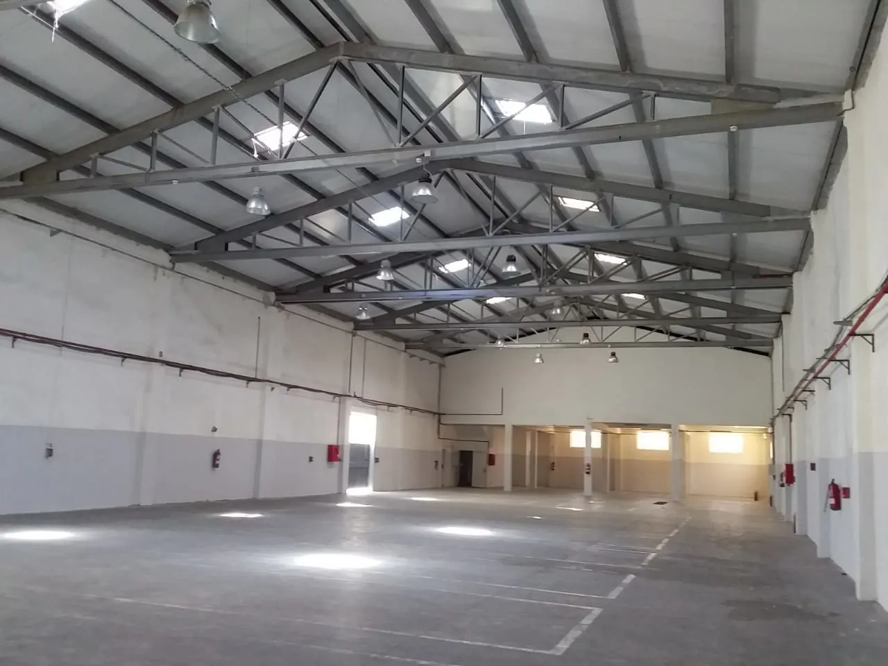 Usine 1600 m² à louer - طنجة